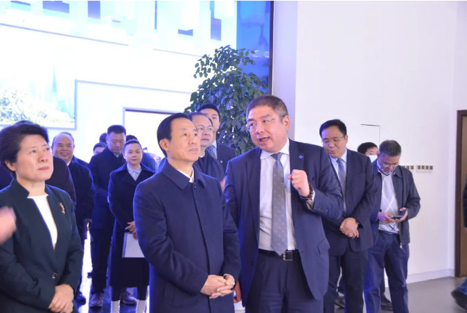 奮進新徵程丨湖南省委書記許達哲一行蒞臨bbin宝盈(科技)環境長沙基地調研考察